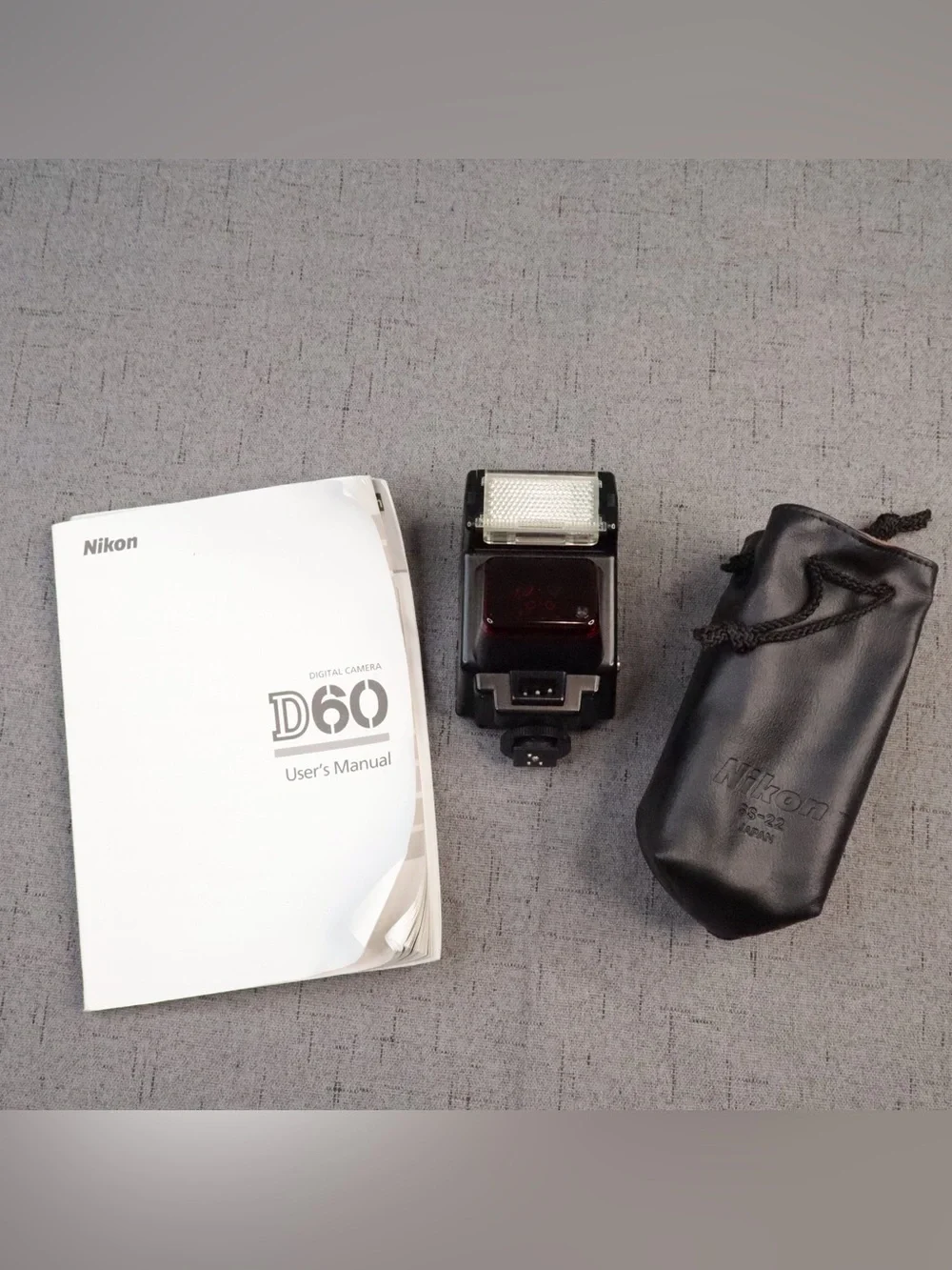 Nikon Speedlight SB-22 Shoe Mount Flash Unit with Case & Nikon D60 Manual